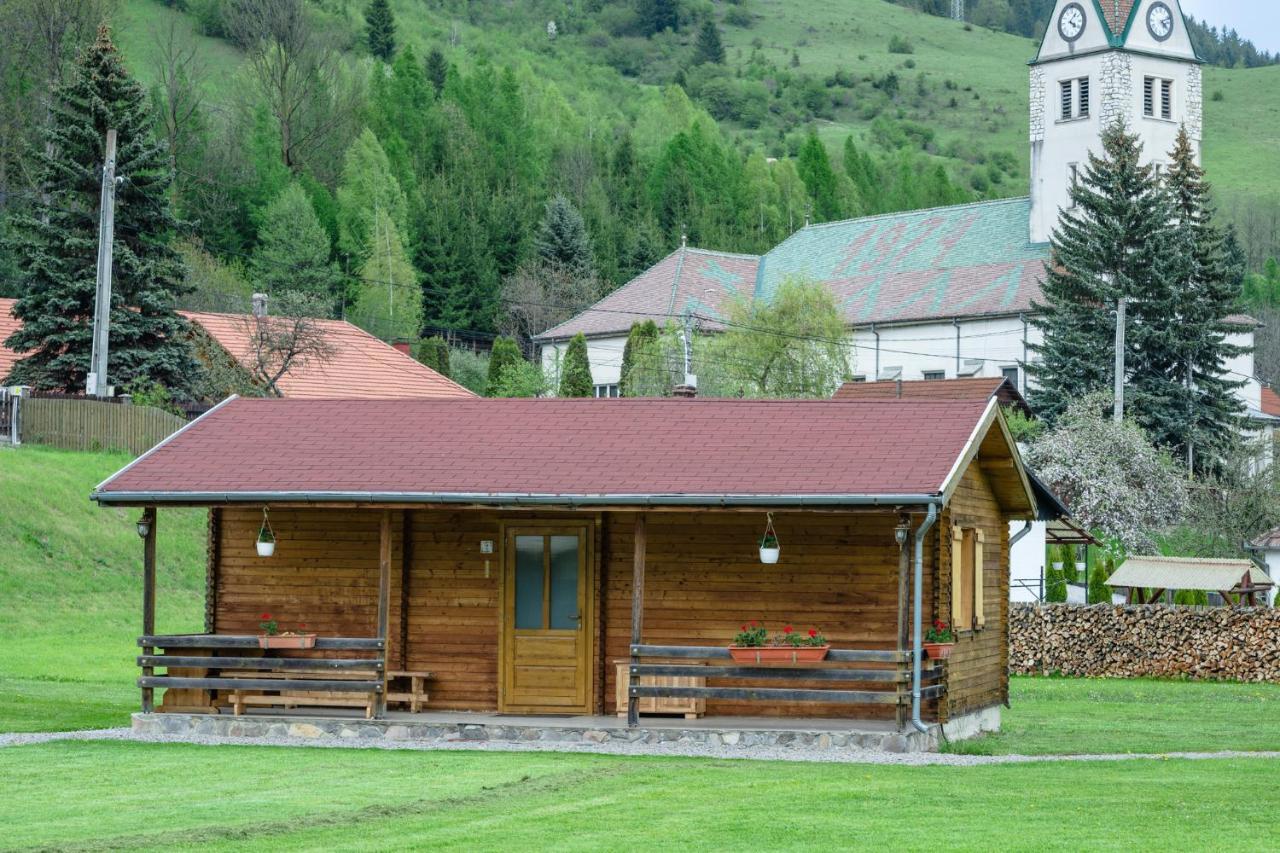 Biotour Camping & Restaurant Ghimes-Faget Exterior photo