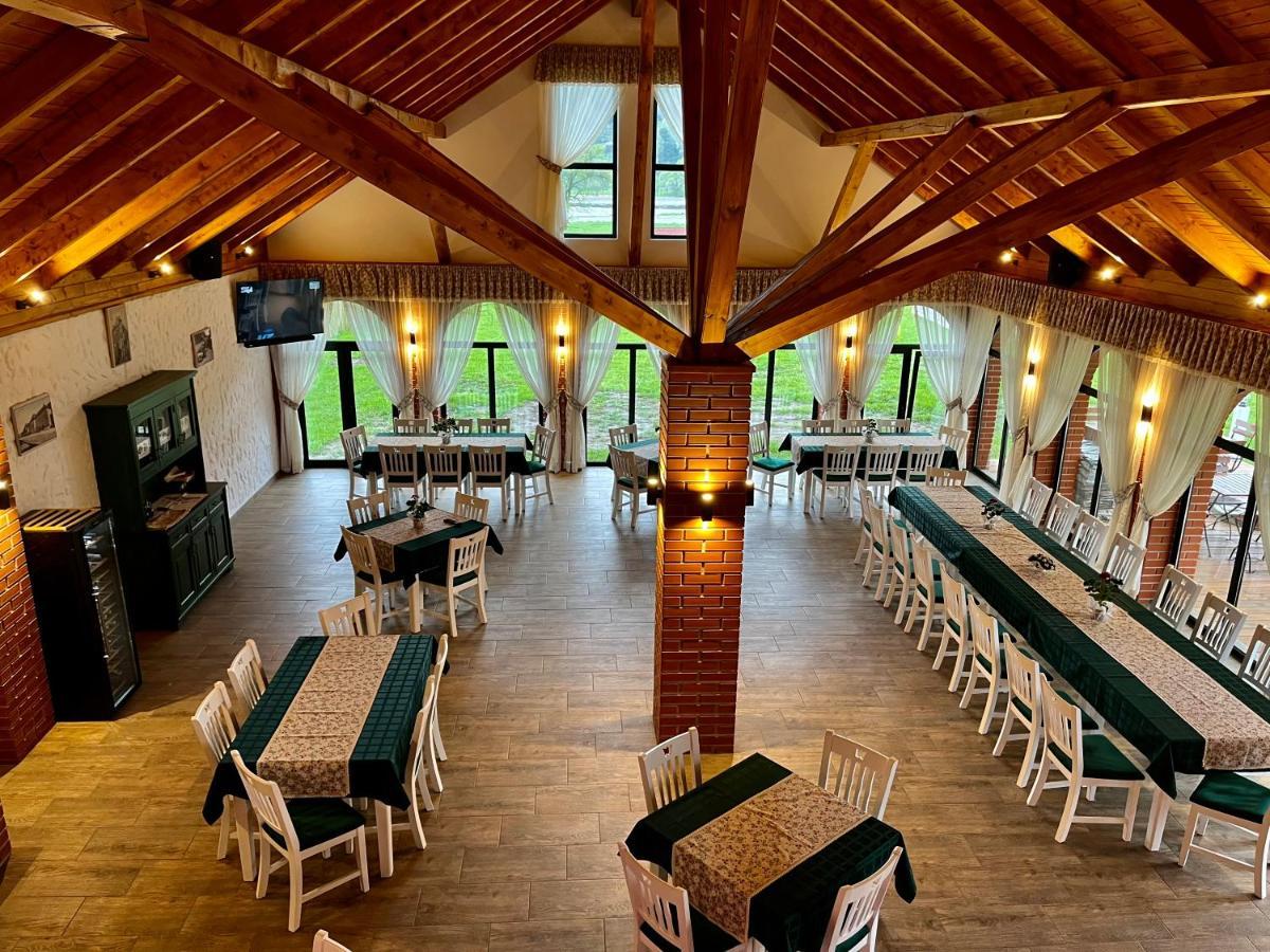 Biotour Camping & Restaurant Ghimes-Faget Exterior photo
