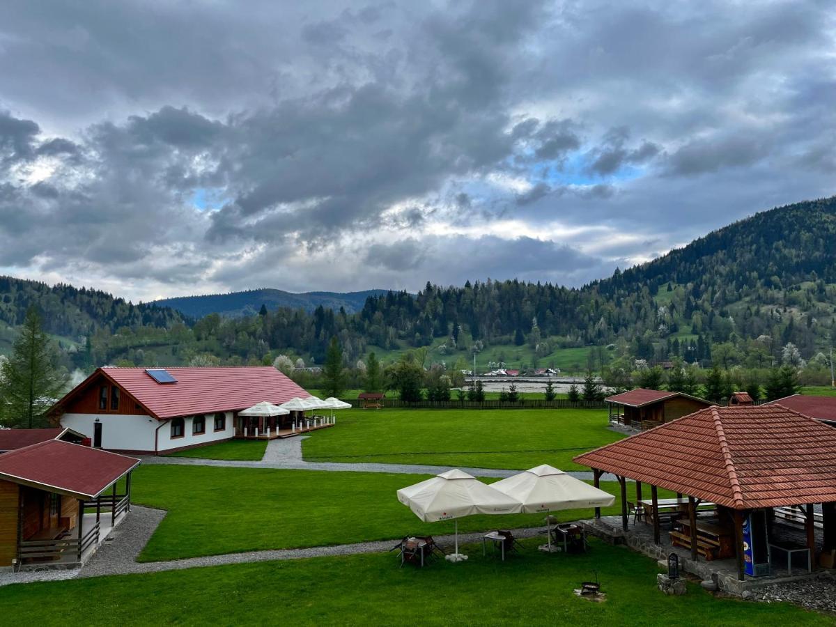 Biotour Camping & Restaurant Ghimes-Faget Exterior photo
